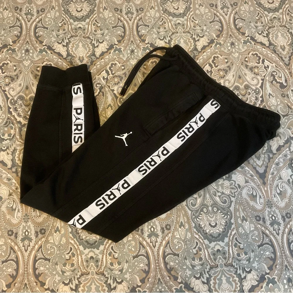 EUC Jordan x PSG Paris Saint Germain Fleece Jogger Pant BQ8348-010 Sz Medium